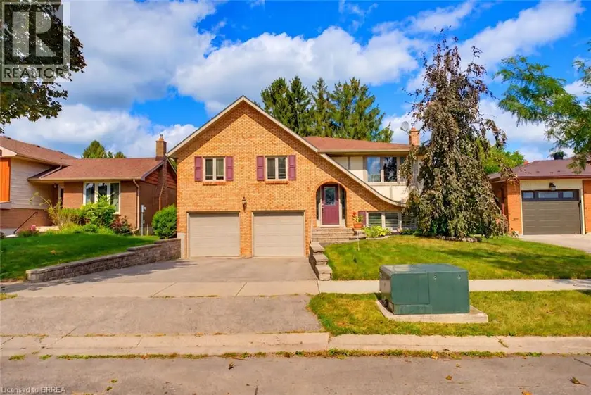 Detached at 32 WEDGEWOOD Drive, Brantford
