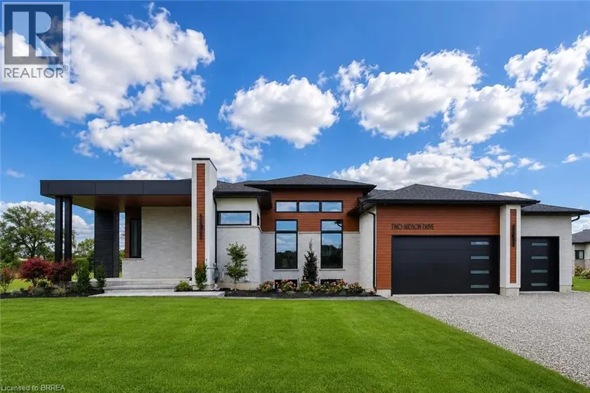 Detached at 2 HUDSON Drive, Brantford