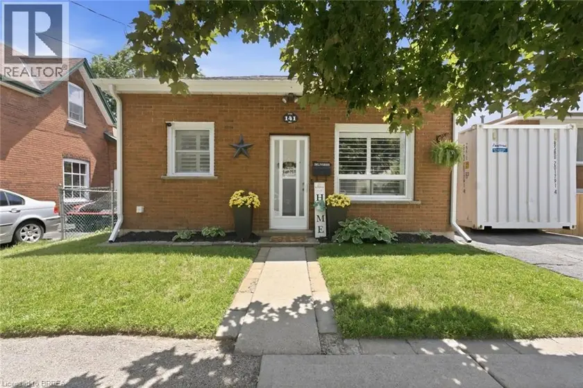 Detached at 141 EAST Avenue, Brantford