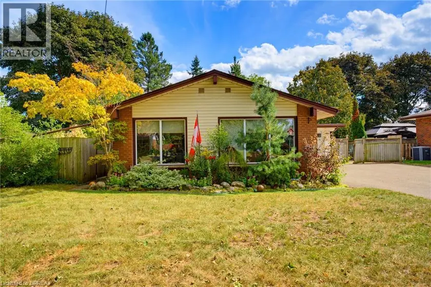 Detached at 11 REDWOOD Road, Brantford