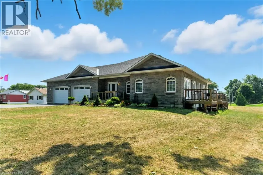 Detached at 1026 FRONT Road, St. Williams