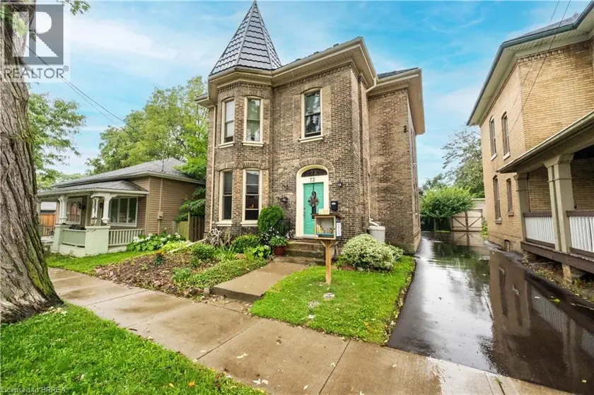 Detached at 72 PEARL Street, Brantford