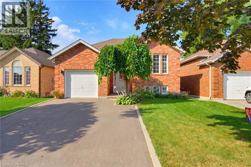 Detached at 10 NOBLE Court, Brantford