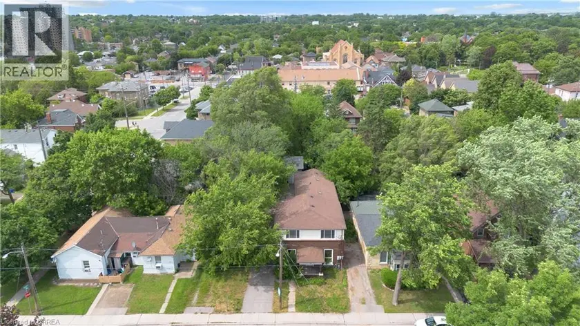 Multiplex at 8 VICTORIA Street, Brantford