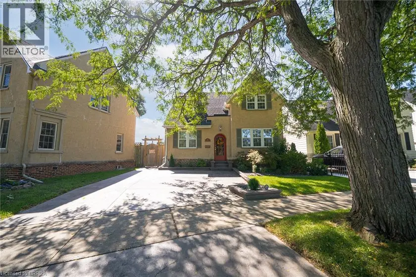 Detached at 48 LINCOLN Avenue