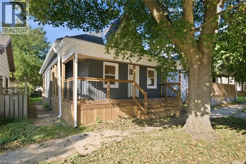 Detached at 140 PEARL Street, Brantford