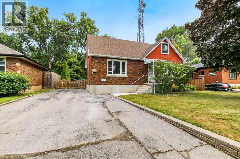 Detached at 25 HENRY Street, Brantford