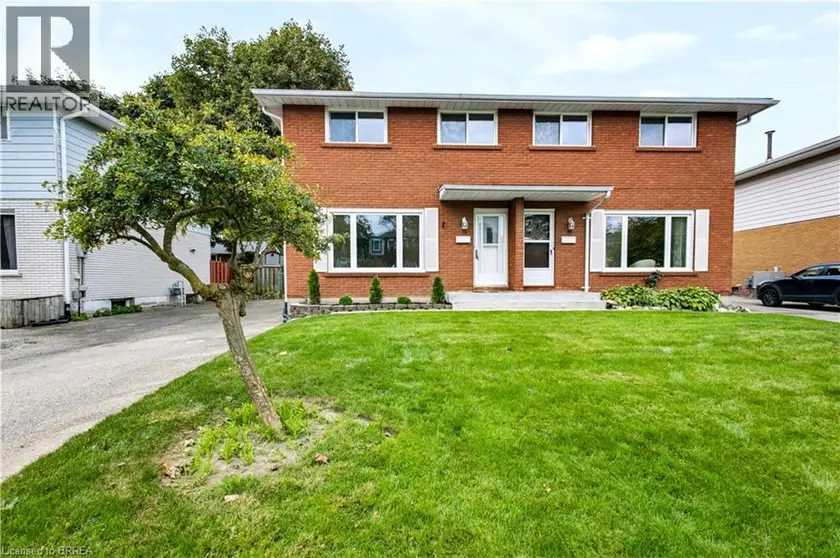 Semi-Detached/Link at 33 COACHWOOD Road, Brantford