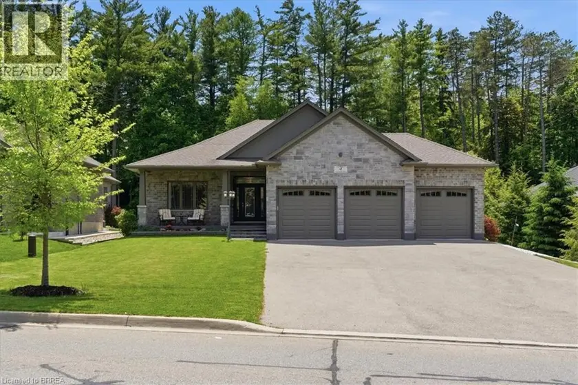 Detached at 4 LYNNDALE Road, Simcoe