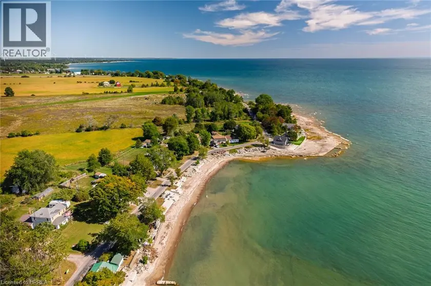 Detached at 1459 LAKESHORE Road, Selkirk