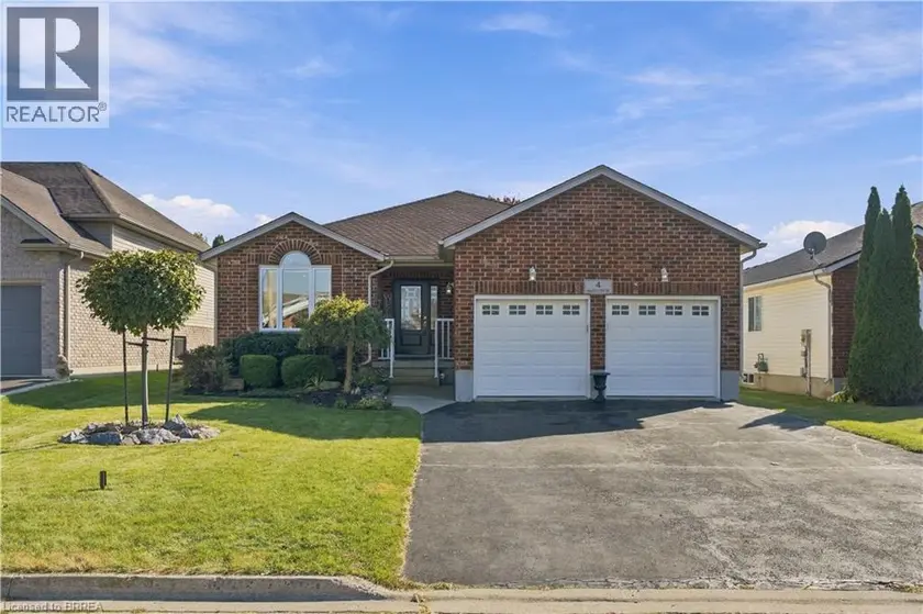 Detached at 4 MACPHERSON Drive, Paris