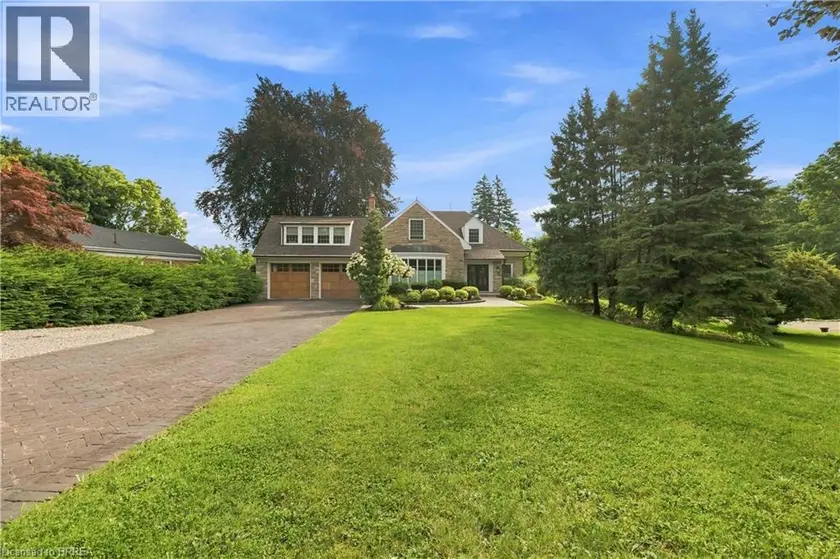 Detached at 8 TUTELA HEIGHTS Road, Brantford