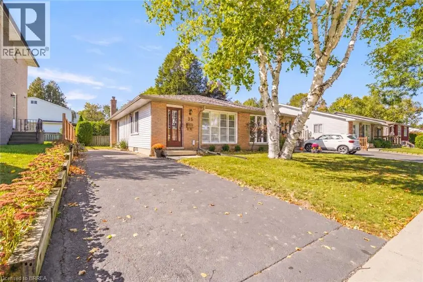 Semi-Detached/Link at 35 IVANHOE Road, Brantford