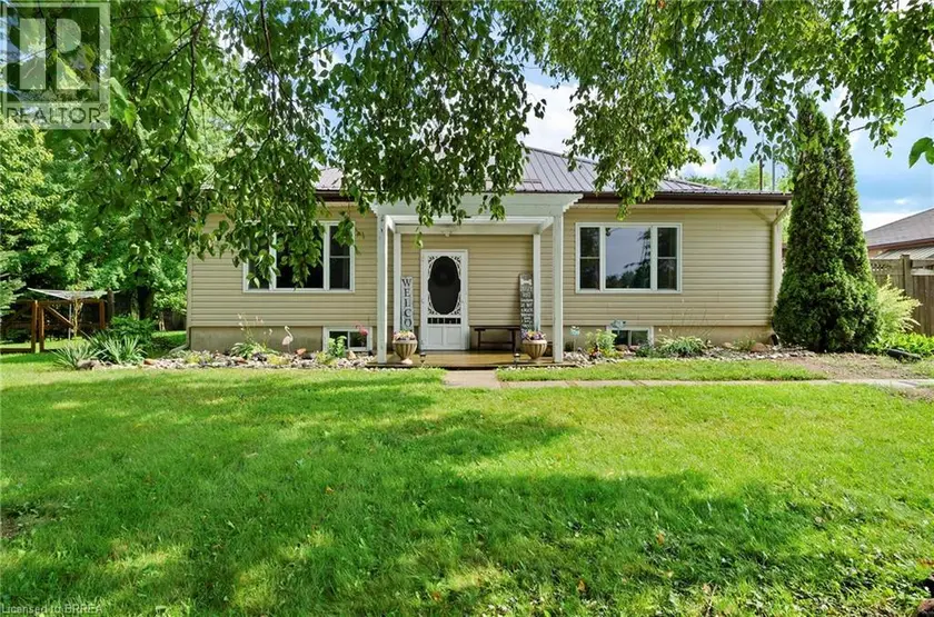 Detached at 251 HIGHWAY 53, Cathcart