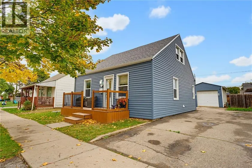 Detached at 77 EIGHTH Avenue, Brantford