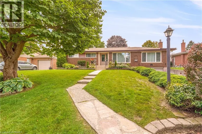 Detached at 25 BRIER Crescent, Brantford