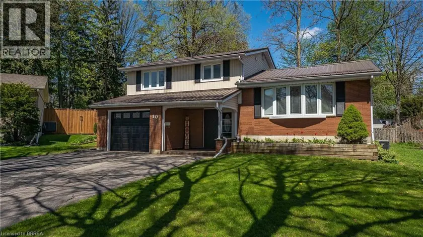 Detached at 10 AARON Place, Brantford
