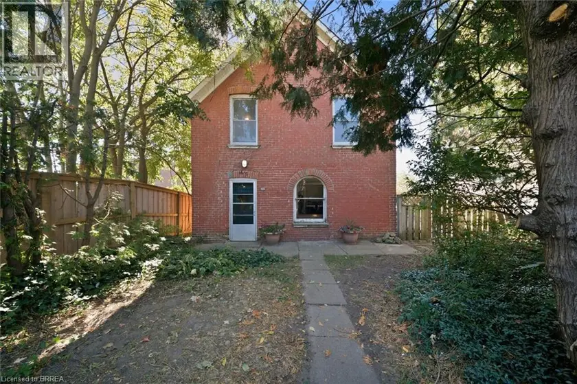 Detached at 16 1/2 TERRACE HILL Street, Brantford