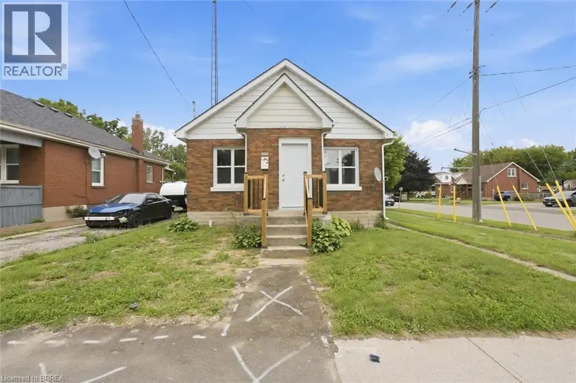 Detached at 249 CLARENCE Street, Brantford