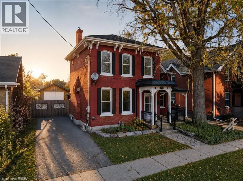 Detached at 74 RICHMOND Street, Brantford