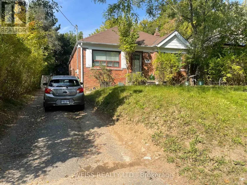 Detached at 490 COLDSTREAM AVENUE E, Toronto (Bedford Park-Nortown)