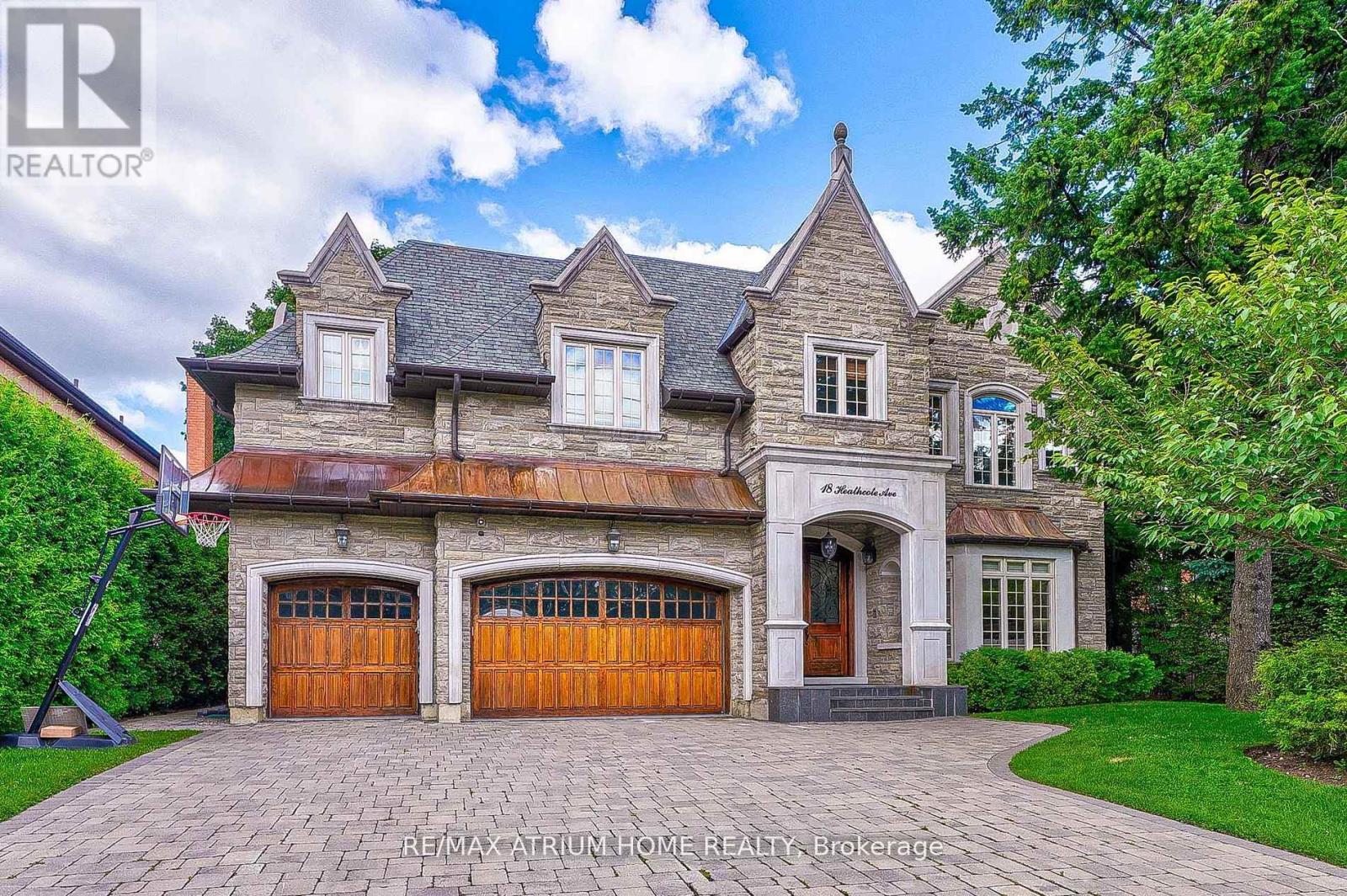 Detached at 18 HEATHCOTE AVENUE, Toronto (St. Andrew-Windfields)