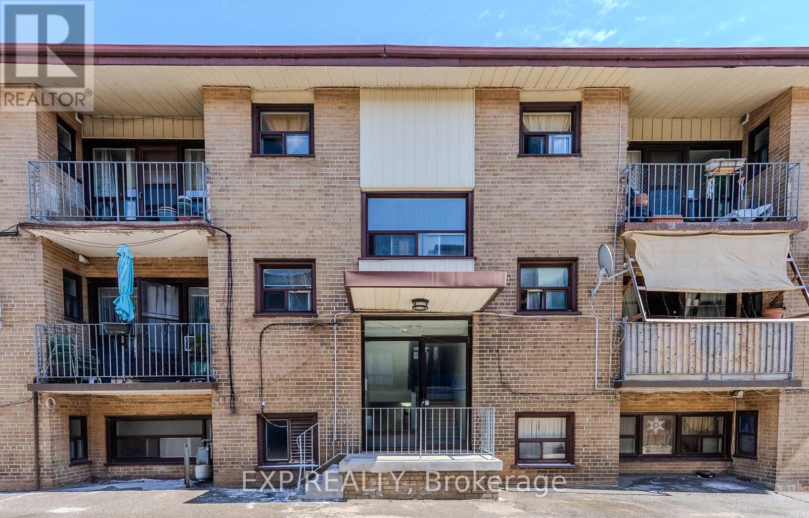 Multiplex at 41 WASDALE CRESCENT, Toronto (Englemount-Lawrence)