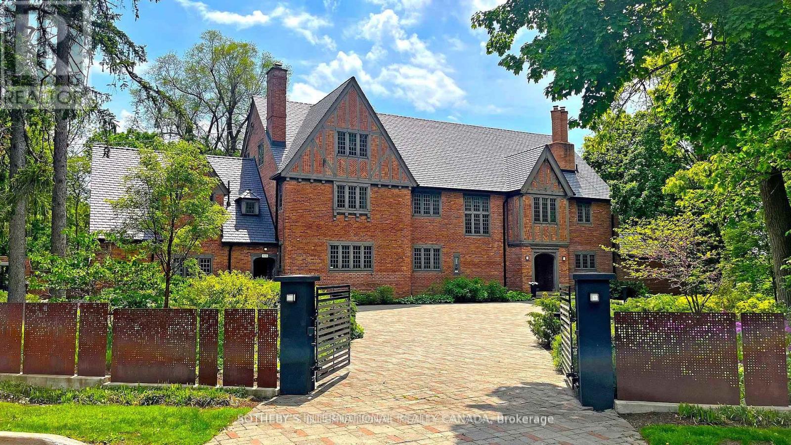 Detached at 372 OLD YONGE STREET, Toronto (St. Andrew-Windfields)
