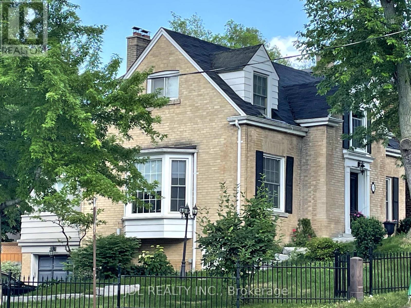 Detached at 29 HIGHBOURNE ROAD, Toronto (Forest Hill South)