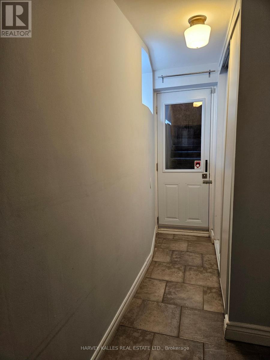Detached at LOWER - 85 LANARK AVENUE, Toronto