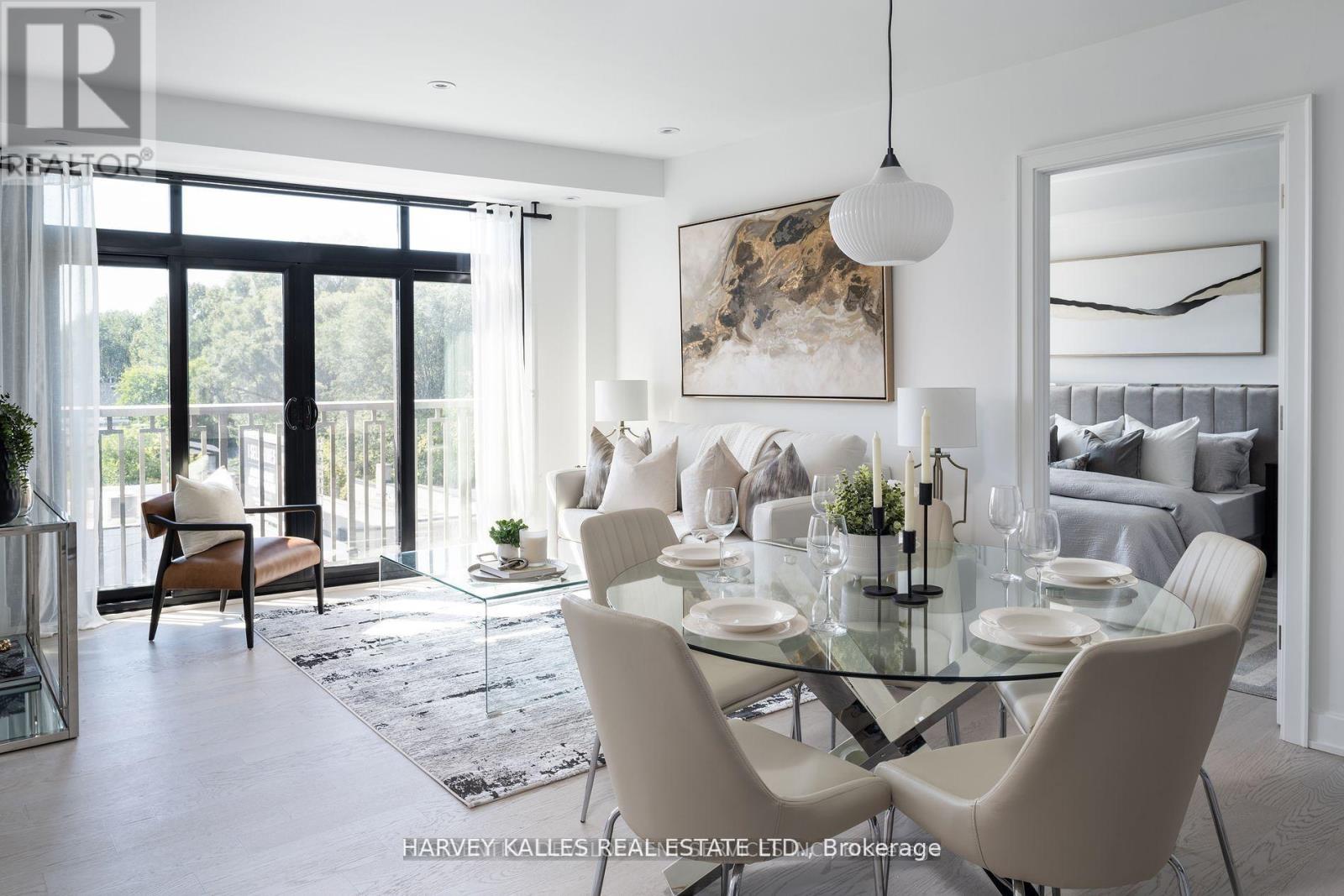 Apartment at 403 - 1 STRATHGOWAN AVENUE, Toronto (Lawrence Park North)