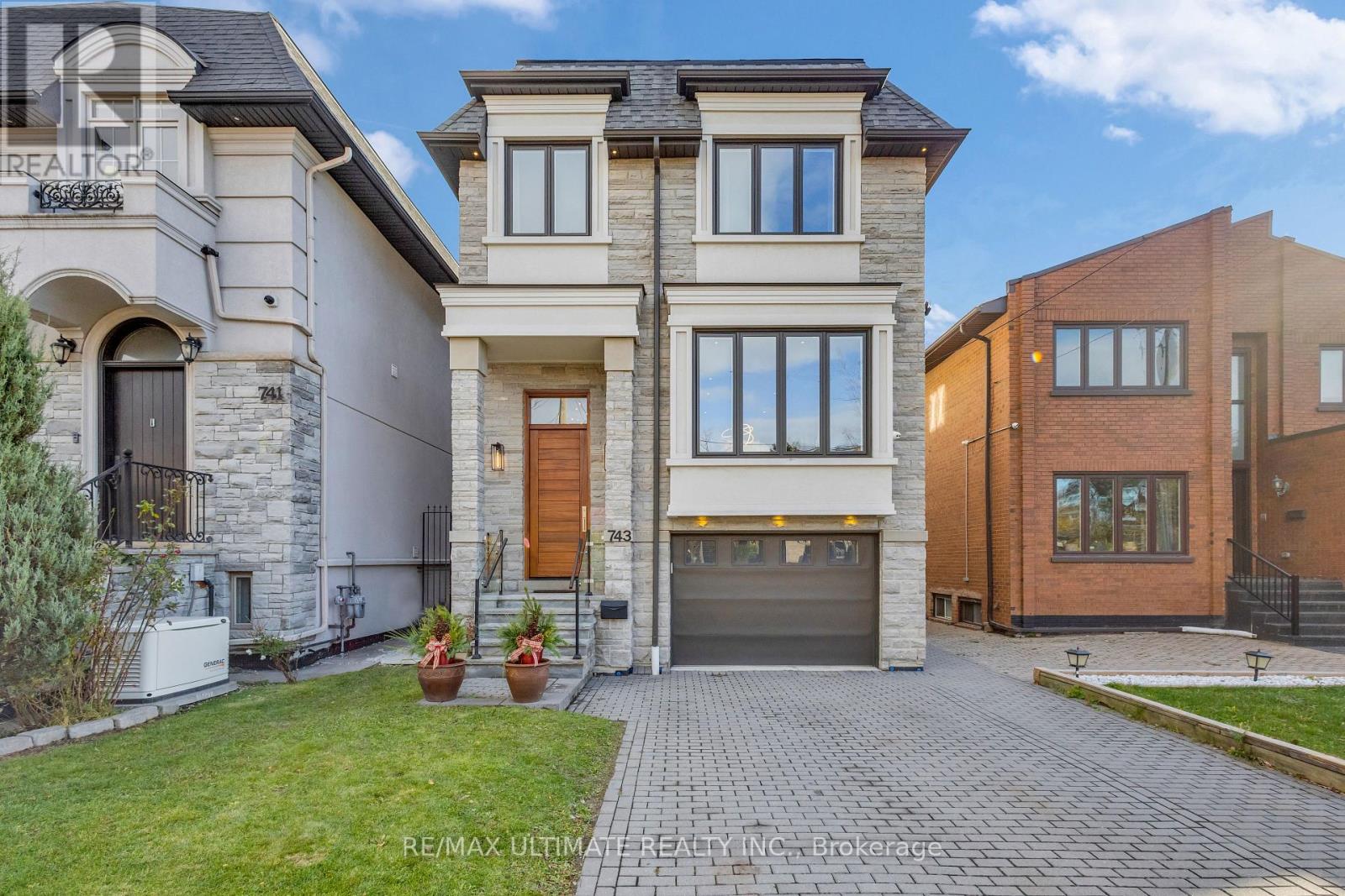 Detached at 743 GLENCAIRN AVENUE, Toronto (Englemount-Lawrence)