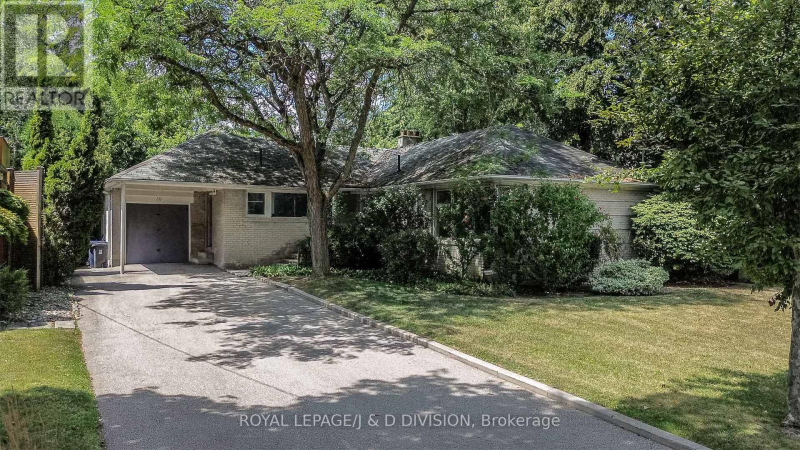 Detached at 10 CAMPBELL CRESCENT, Toronto (Bridle Path-Sunnybrook-York Mills)