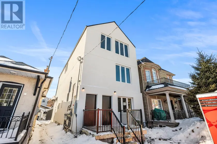 Multiplex at 462 NORTHCLIFFE BOULEVARD, Toronto
