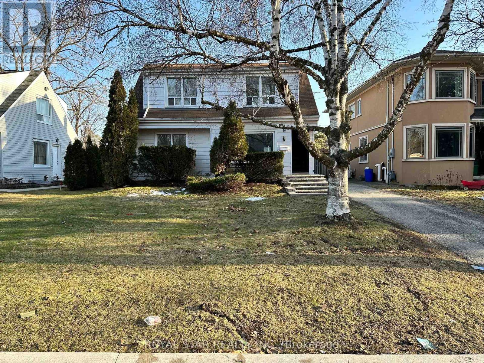 Detached at ROOM - 9 ROYCREST AVENUE, Toronto (Lansing-Westgate)