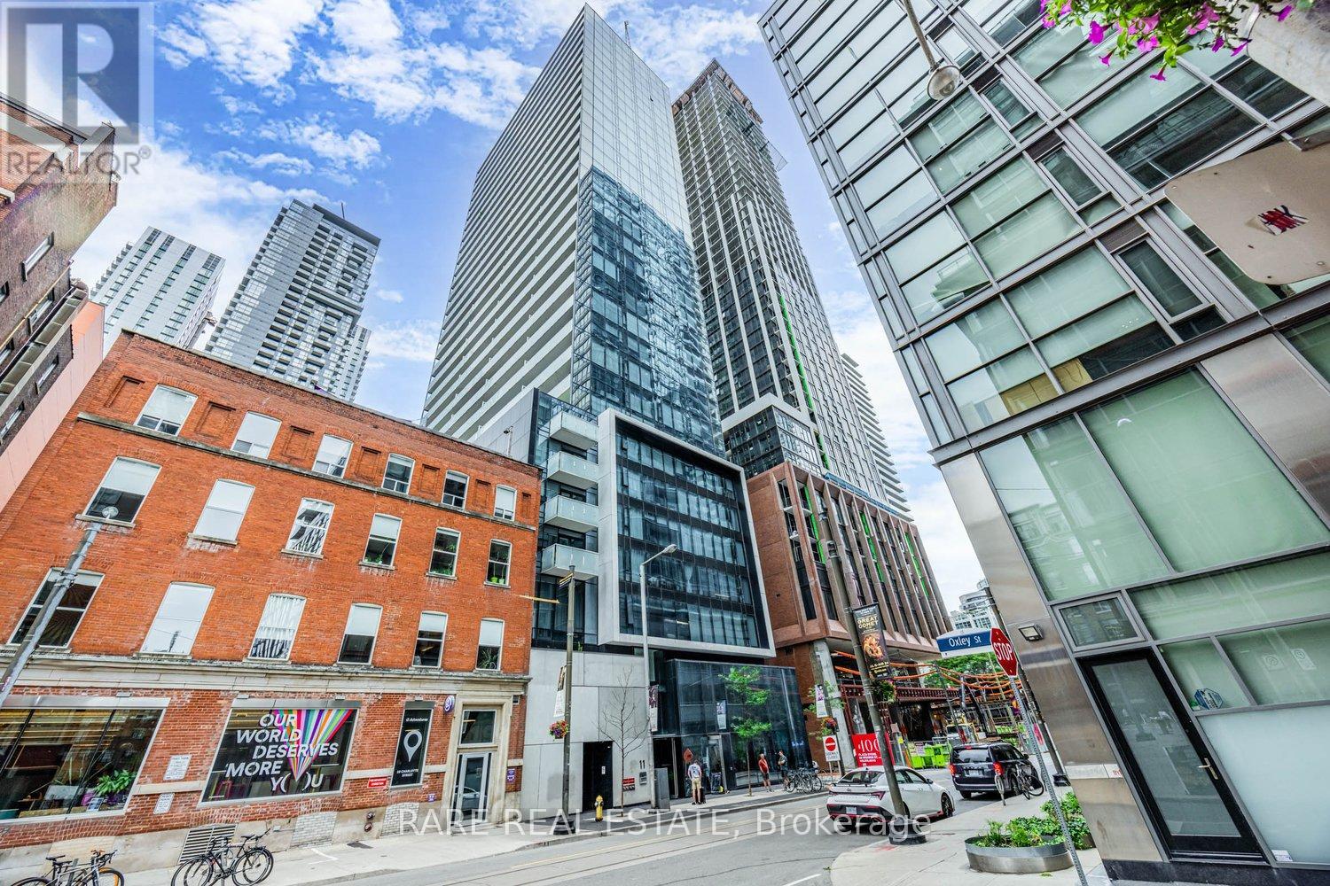 Apartment at 2404 - 11 CHARLOTTE STREET, Toronto (Waterfront Communities)