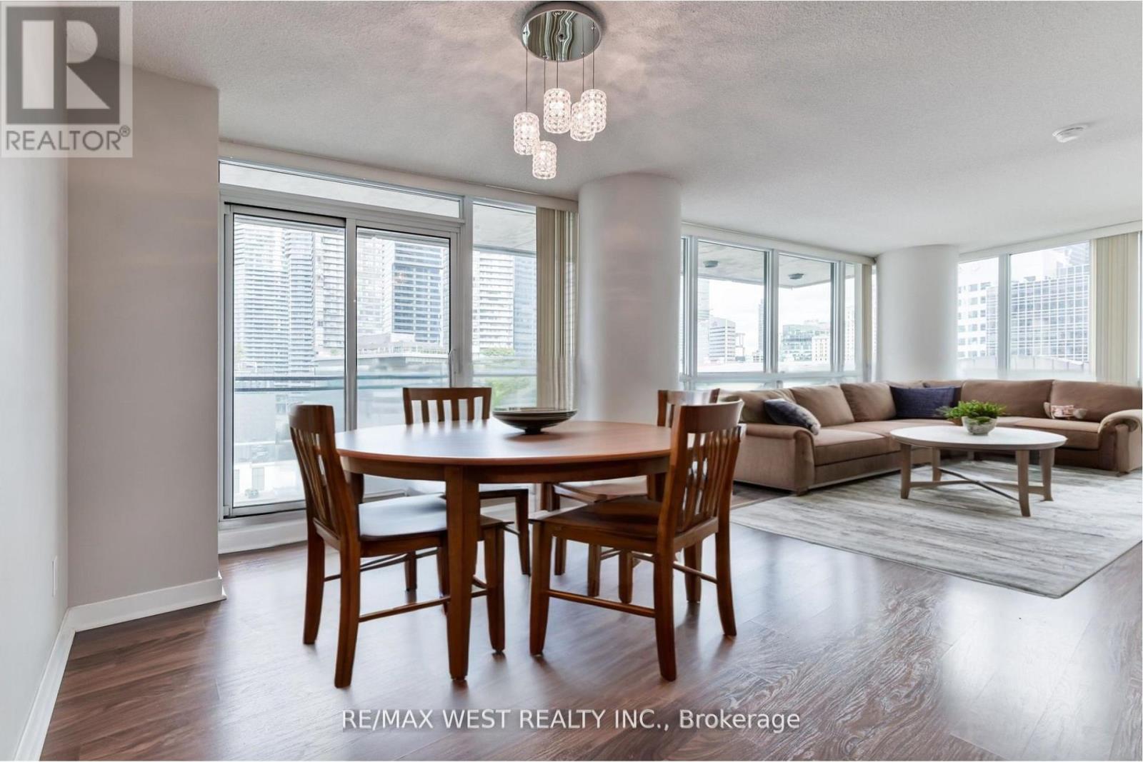 Apartment at 903 - 33 BAY STREET, Toronto (Waterfront Communities)