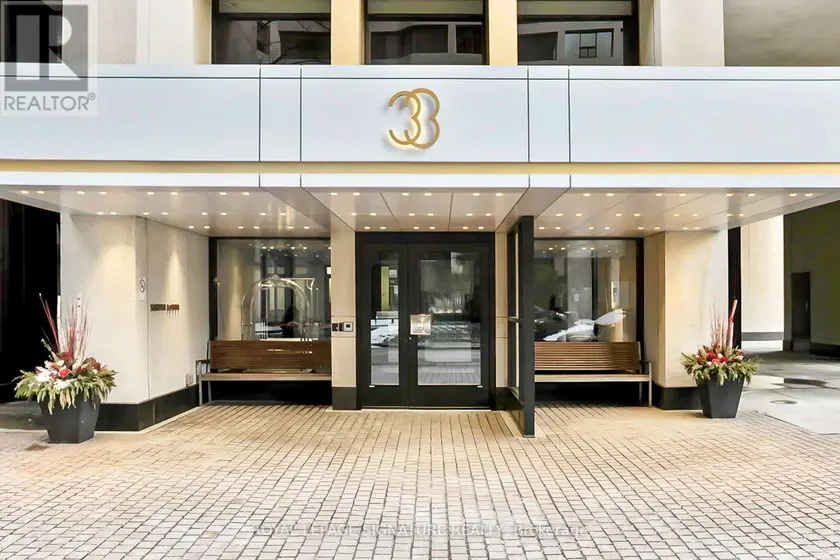 Apartment at 410/204 - 33 HARBOUR SQUARE, Toronto
