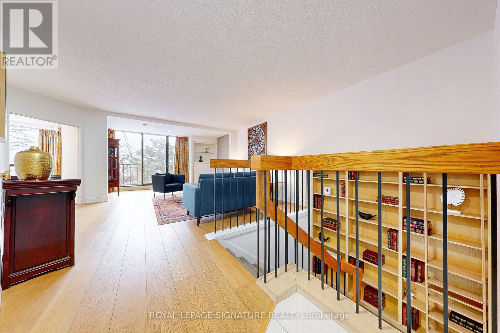 Apartment at 410/204 - 33 HARBOUR SQUARE, Toronto