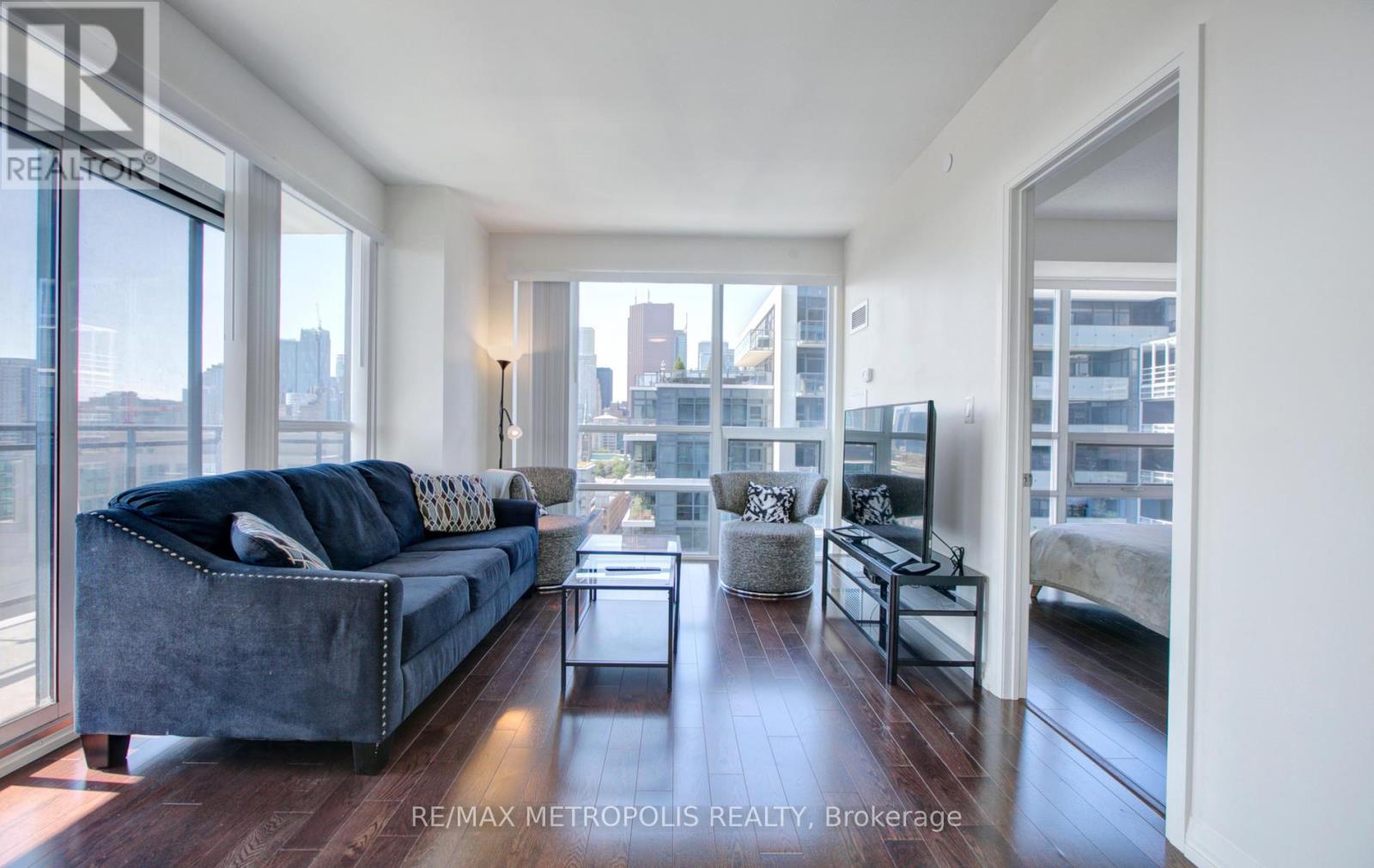 Apartment at 2015 - 460 ADELAIDE STREET E, Toronto (Moss Park)