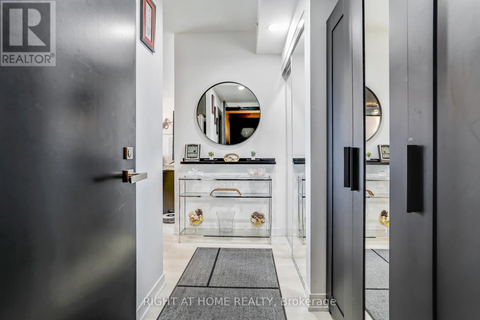 Apartment at 402 - 31 TIPPETT ROAD, Toronto (Clanton Park)