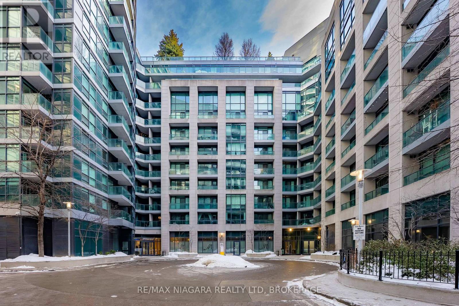 Apartment at 1601 - 600 FLEET STREET, Toronto (Niagara)