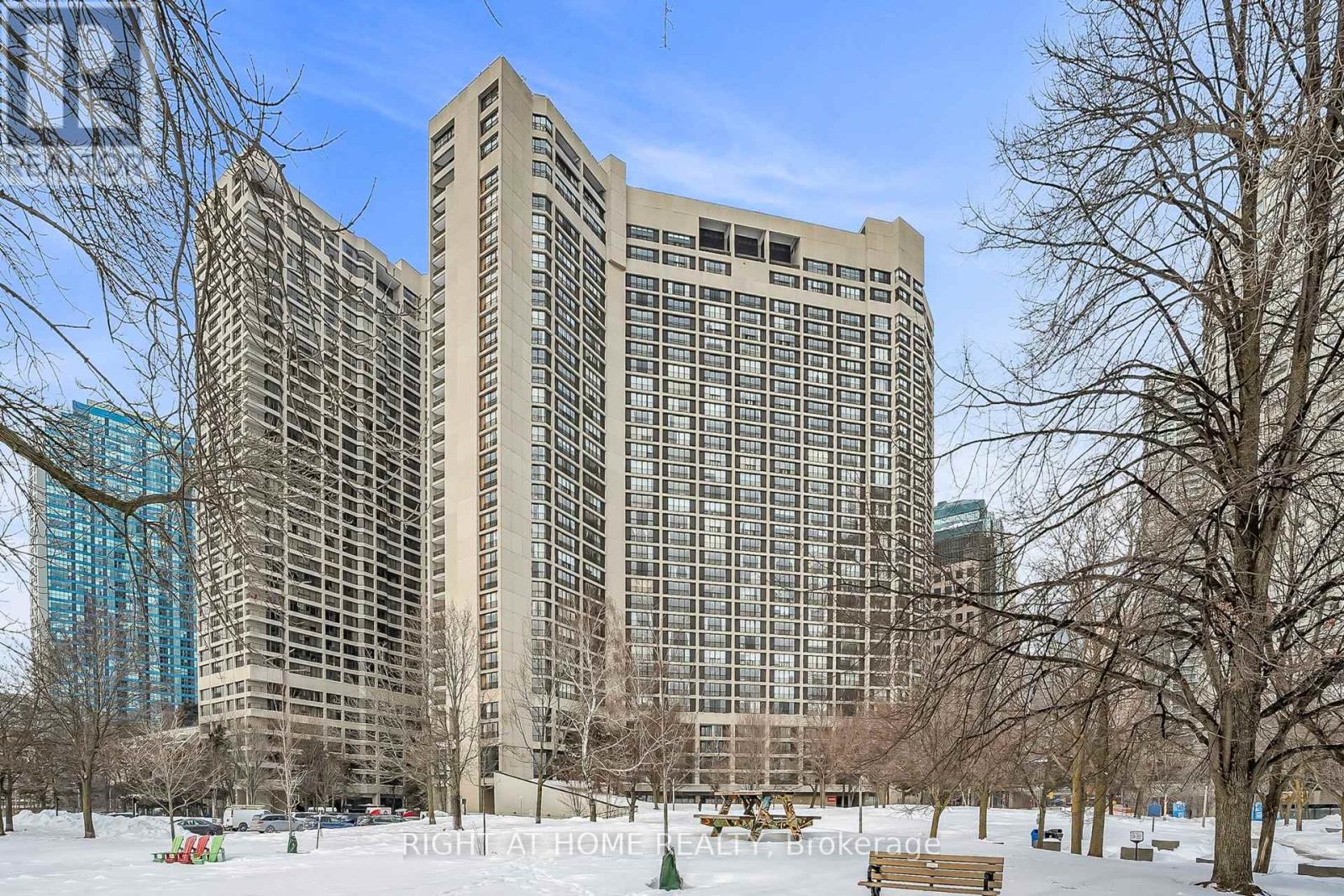 Apartment at 2019 - 33 HARBOUR SQUARE, Toronto (Waterfront Communities)