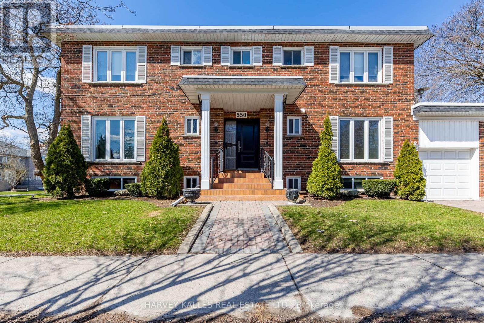 Multiplex at BSMT 2 - 550 GLENCAIRN AVENUE, Toronto (Englemount-Lawrence)