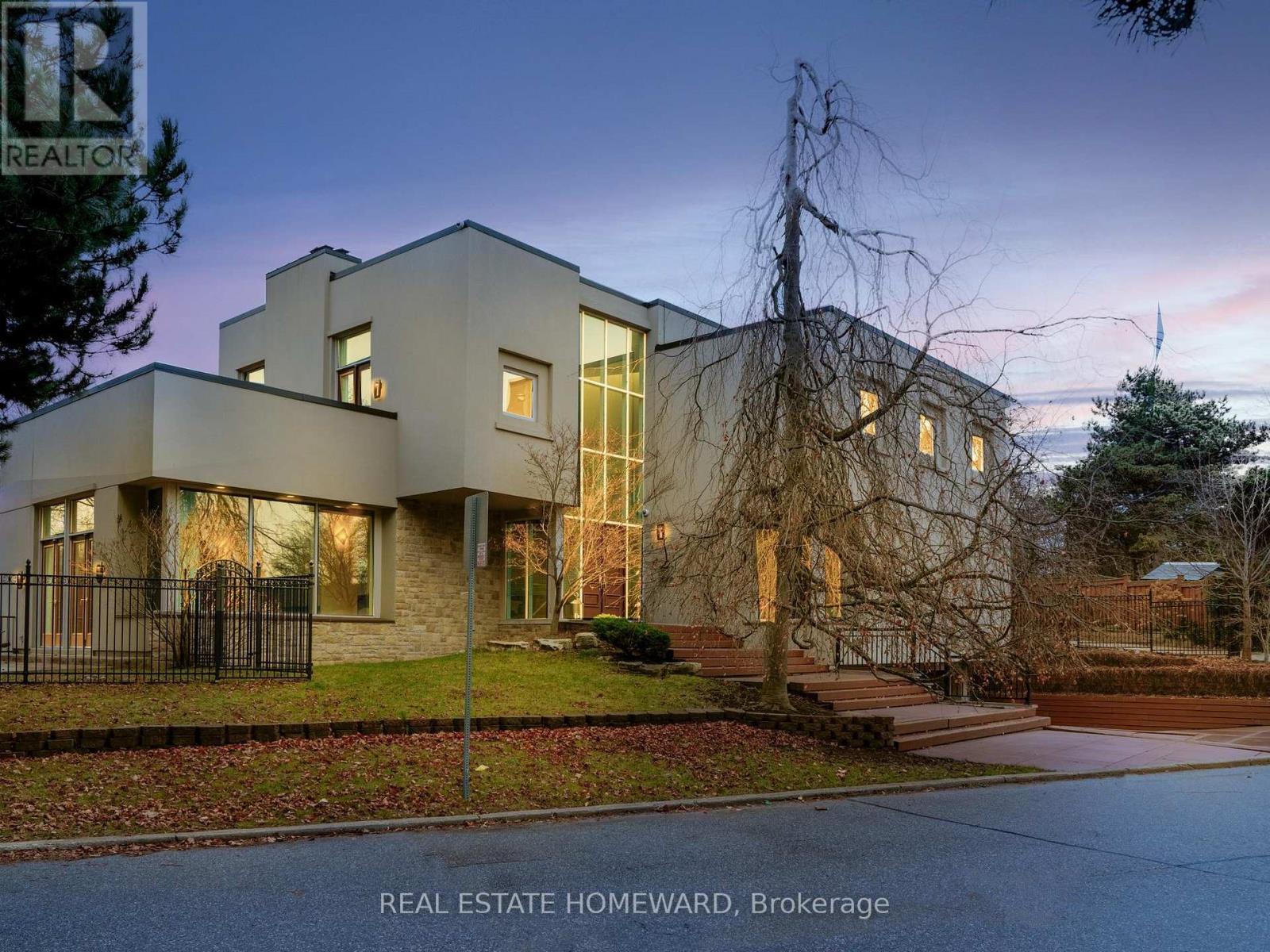 Detached at 128 LAURENTIDE DRIVE, Toronto (Parkwoods-Donalda)