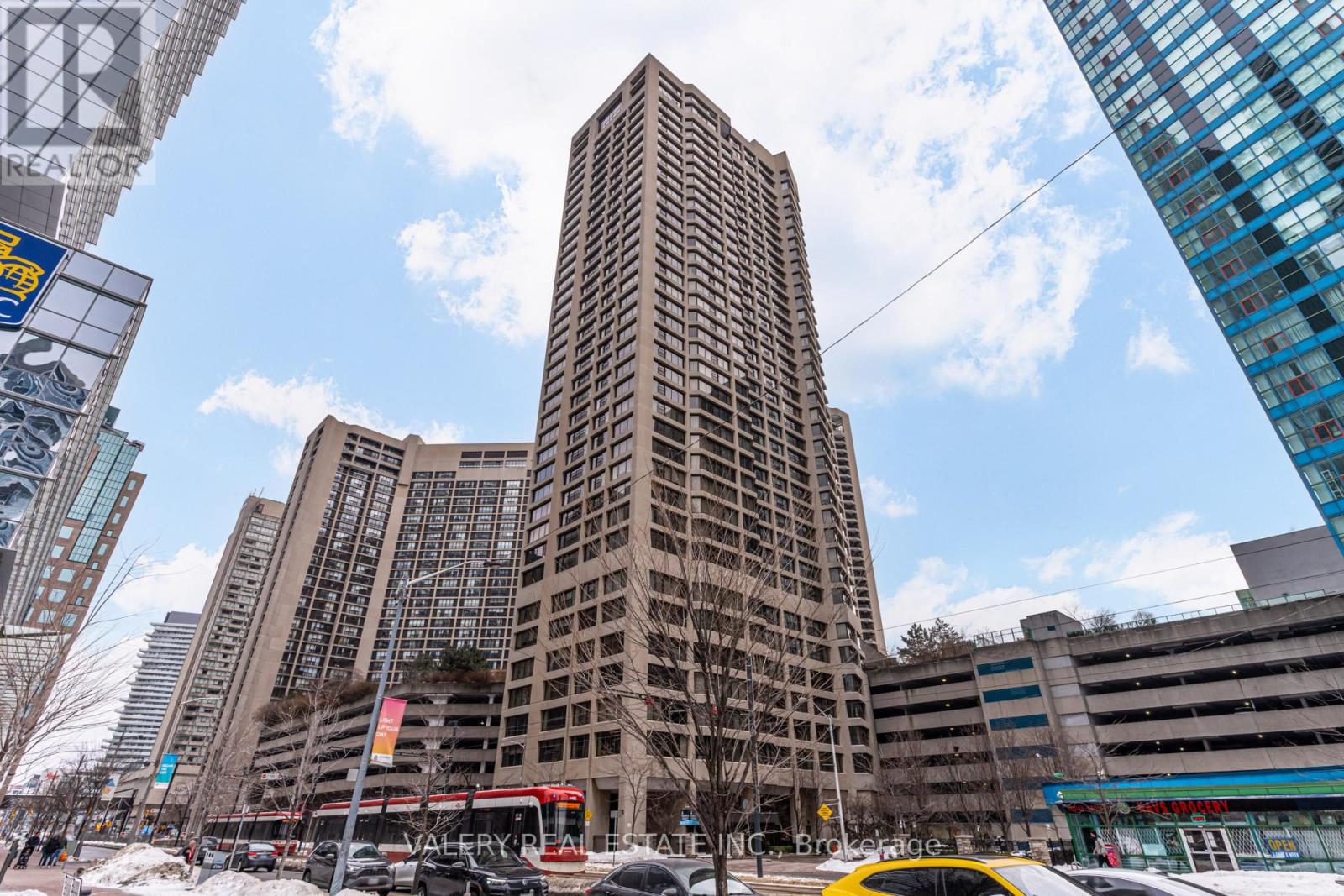 Apartment at 1913 - 55 HARBOUR SQUARE, Toronto (Waterfront Communities)