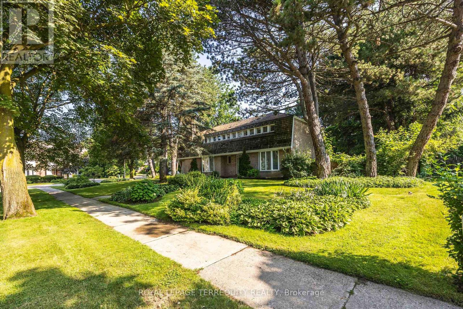 Detached at 2 CHIEFTAIN CRESCENT, Toronto (St. Andrew-Windfields)