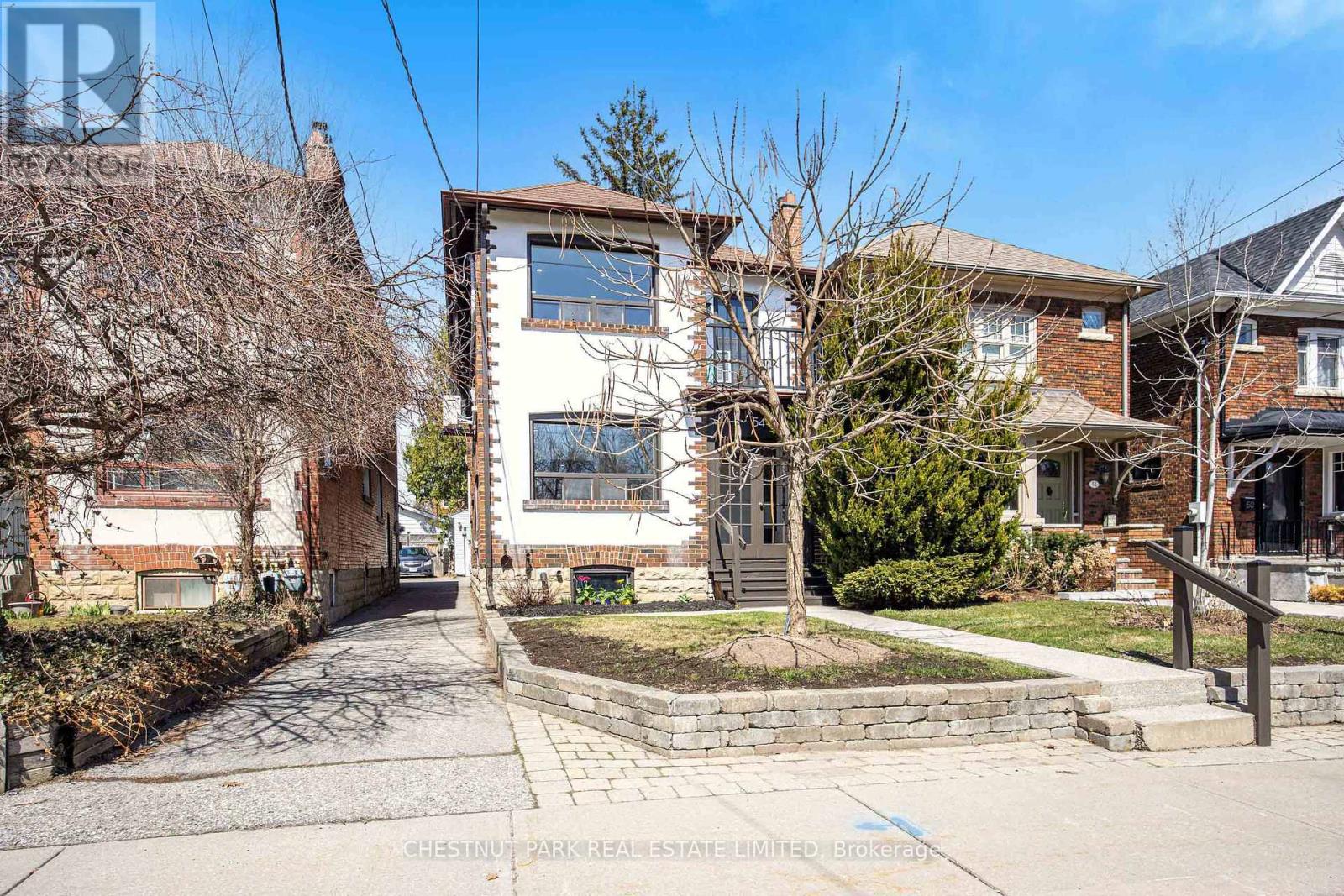 Multiplex at UPPER - 54 MCNAIRN AVENUE, Toronto (Bedford Park-Nortown)