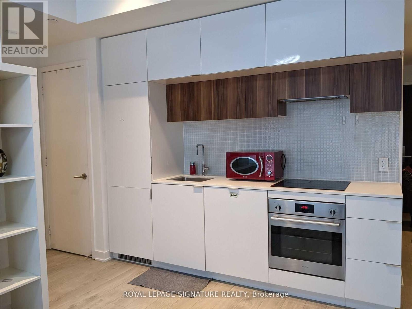 Apartment at 201 - 185 ROEHAMPTON AVENUE, Toronto (Mount Pleasant East)
