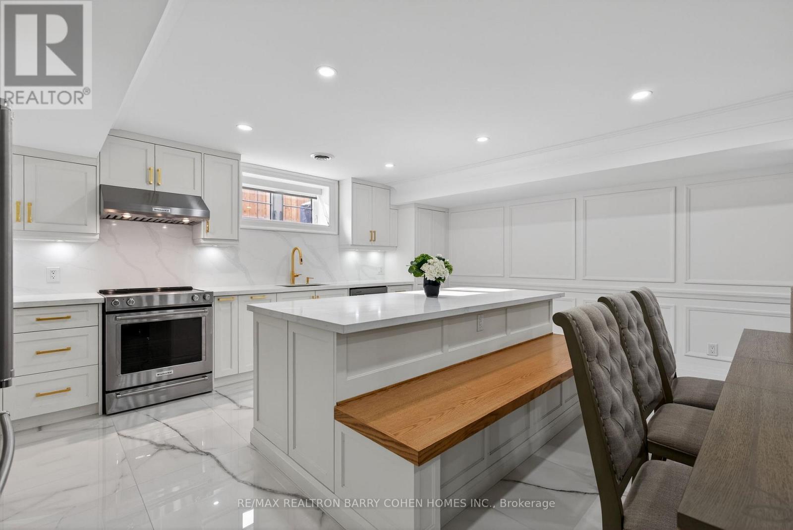 Detached at 118 LAURENTIDE DRIVE, Toronto